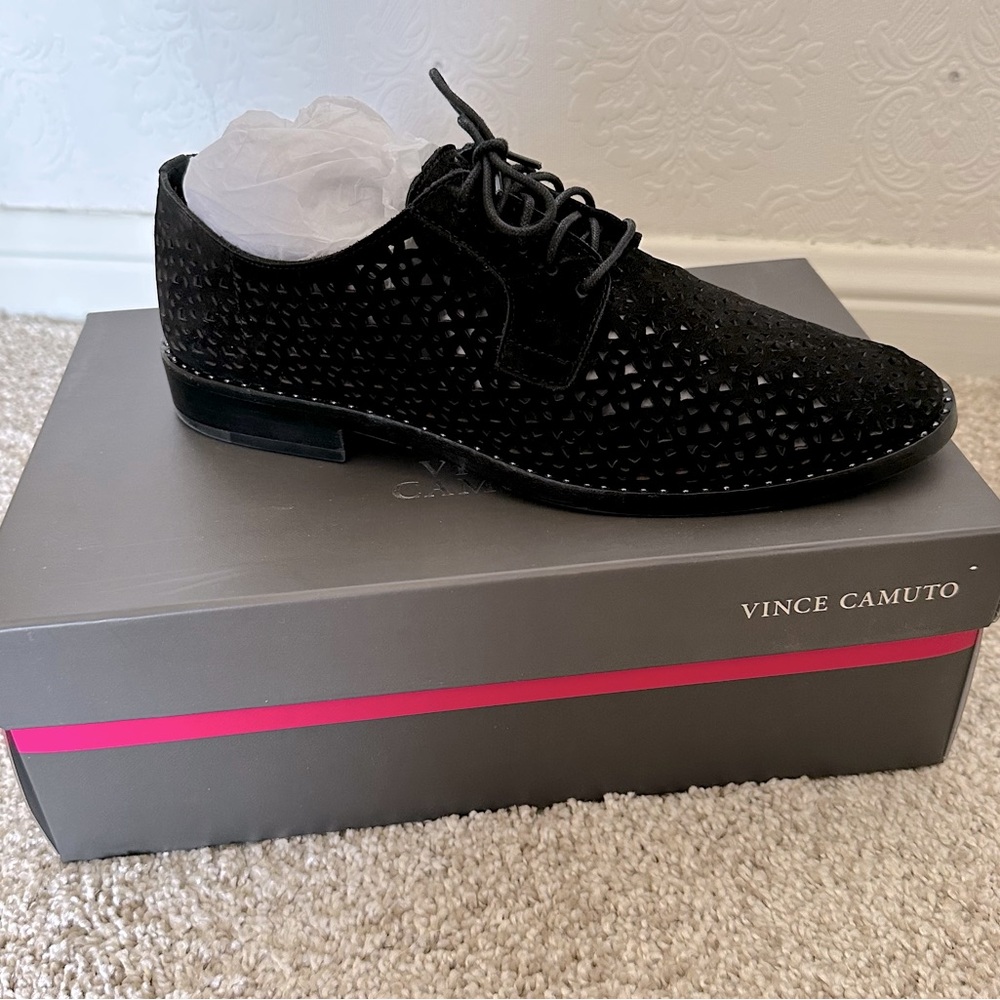 Vince Camuto Lesta Loafers/Oxfords